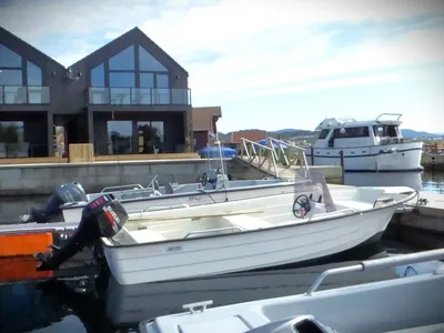 Extra boat: